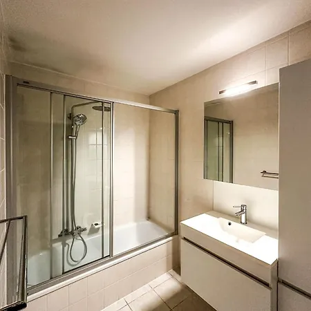 Spacious Seaside نيوبورت