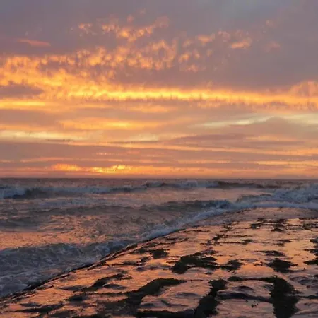 Spacious Seaside شقة *